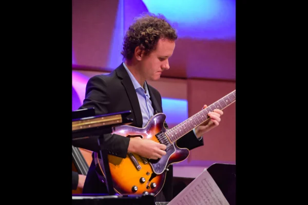 Michael Ford – Guitar